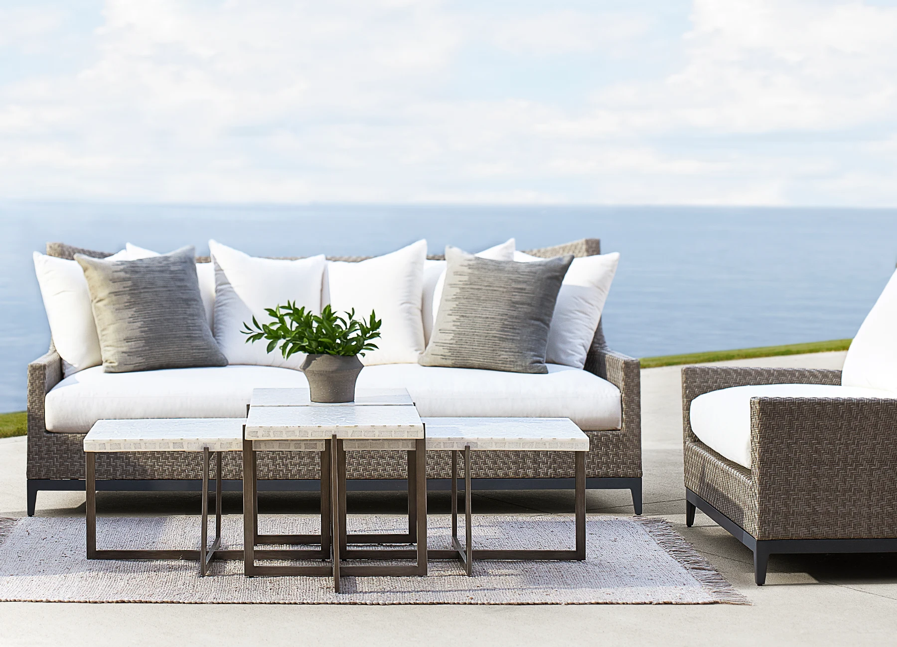 Outdoor Sofas & Sectionals
